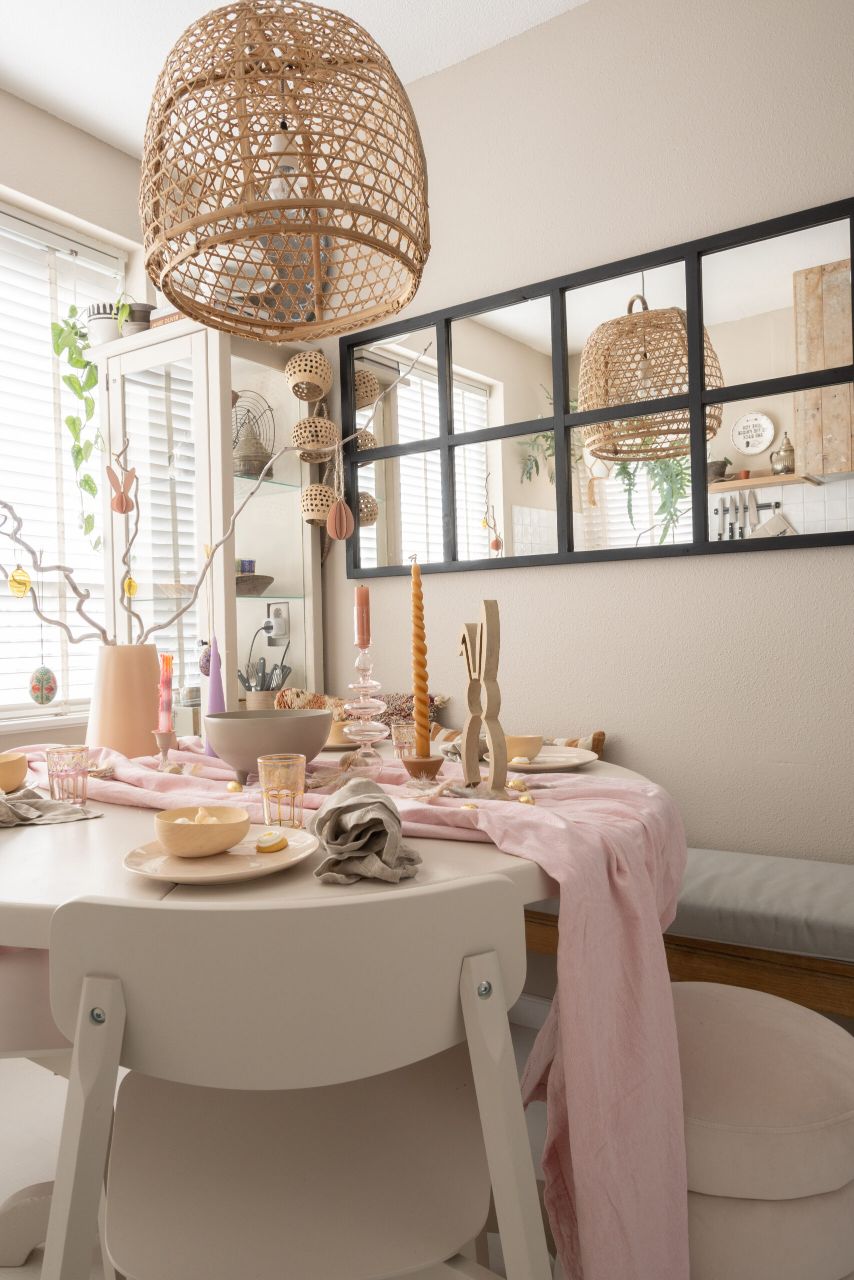 Pastelkleuren tafel dekken 