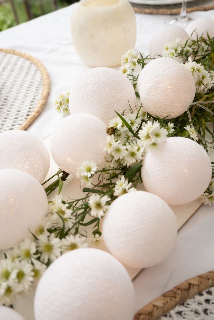 Lichtslinger op gedekte tafel 