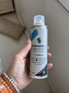 Årstid lamp spuiten met botergeel spuitlak